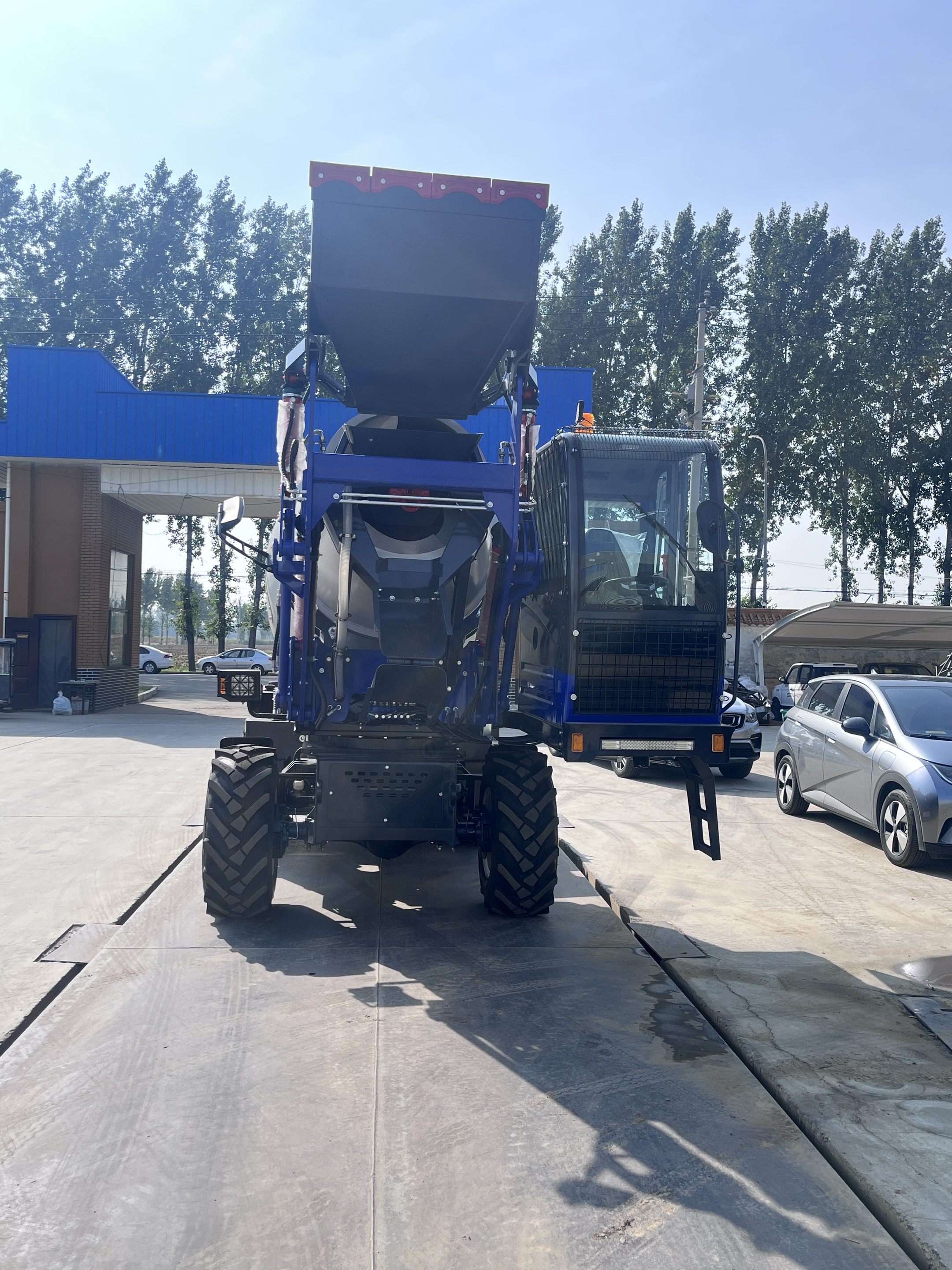 High Quality Mobile Cement Con - مراجعة Concrete Mixer Machine وسعره
