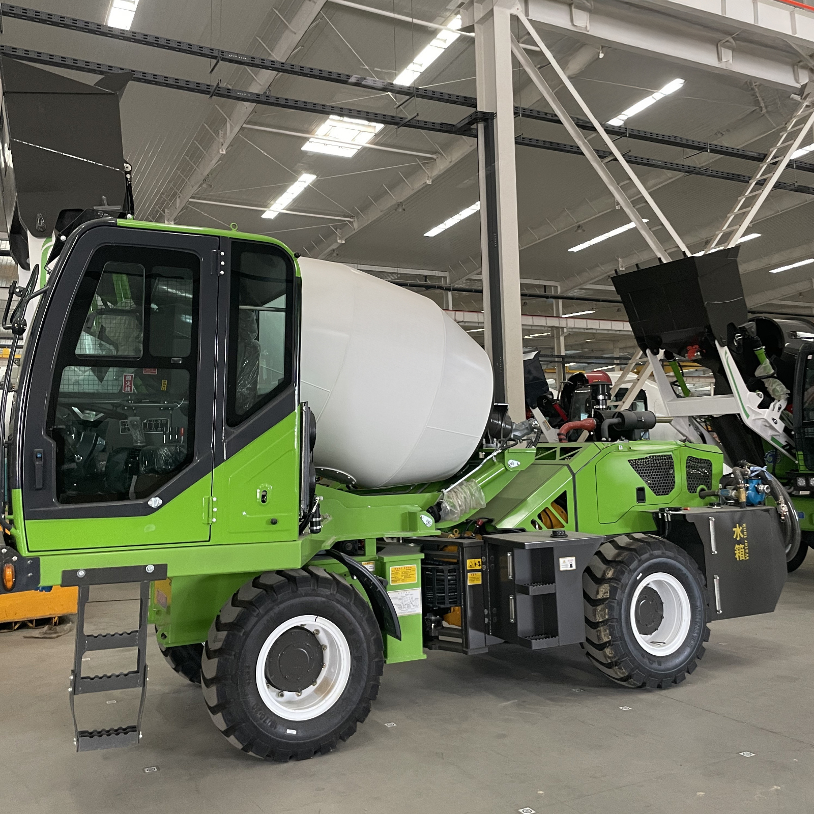 1 To 6.5m³ Mobile Self Loading - مراجعة Concrete Mixer Machine وسعره